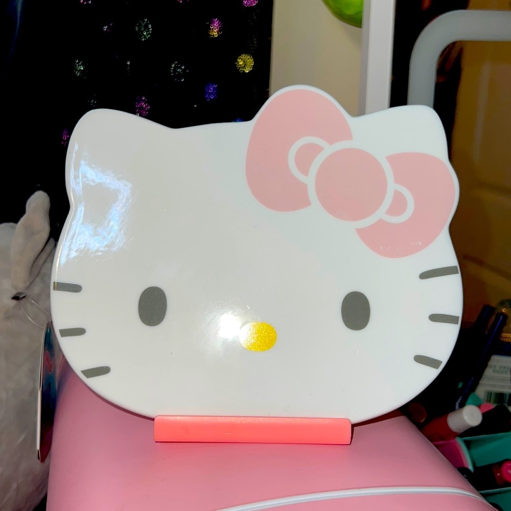 Hello Kitty Face Corkboard Stand